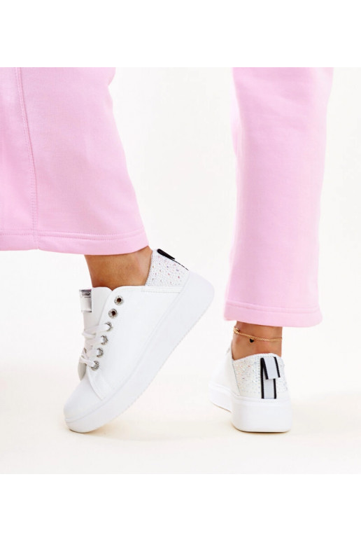 Biało-srebrne sneakersy z cyrkoniami...