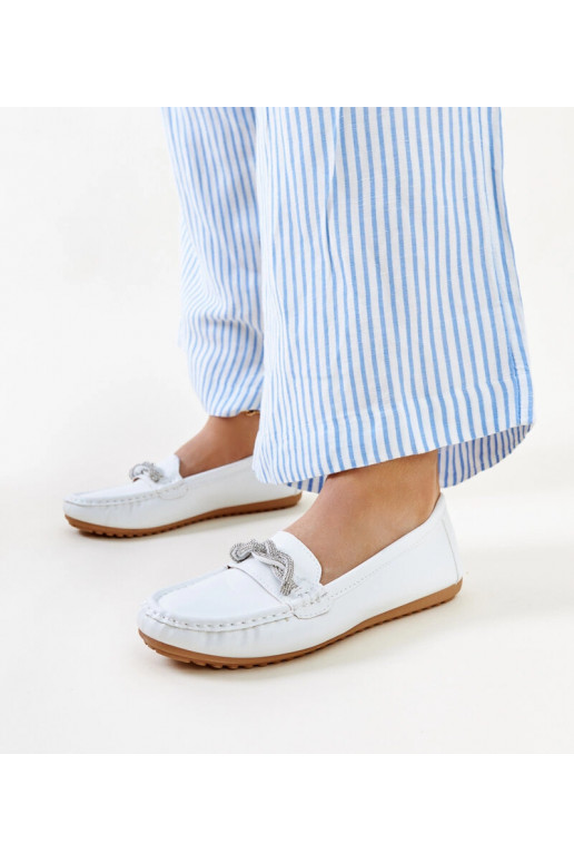 Białe mokasyny zdobione cyrkoniami Adiba