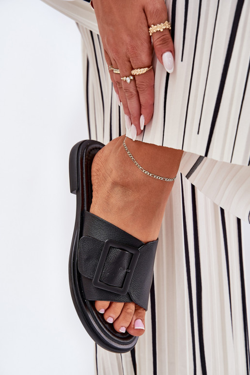 Ladies leather sandals with buckle D&A SJ2302-01 Black