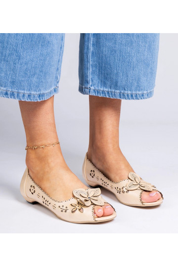 Beżowe ażurowe balerinki z... 2