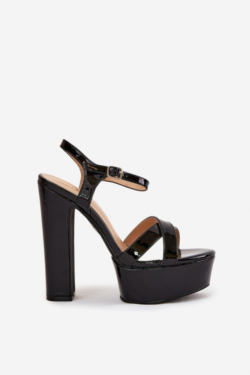 Ladies sandals on high heel and platform lacquered black Jovenes