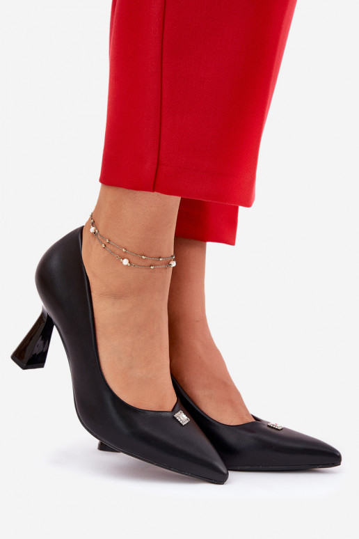 Elegant Heels on a Flared Stiletto Vinceza 62222 Black Elegant Heels on a Flared Stiletto Vinceza 62222 Black