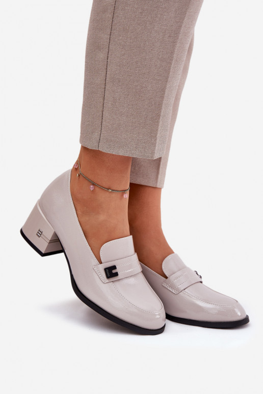 Pilkos spalvos moteriški batai su... Pilkos spalvos moteriški batai su...