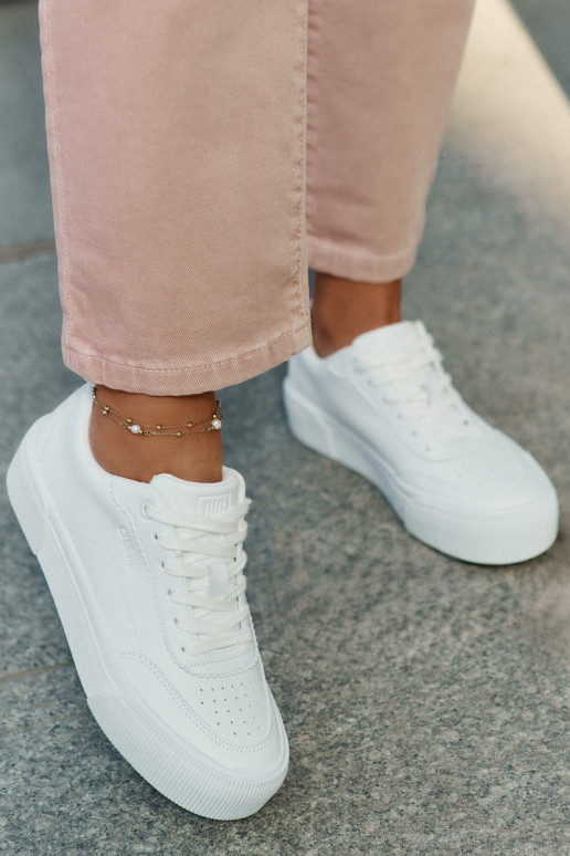 Low sneakers made of eco leather Big Star RR274303 White