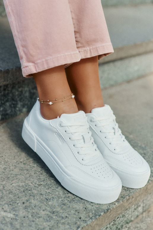 Low sneakers made of eco leather Big Star RR274303 White