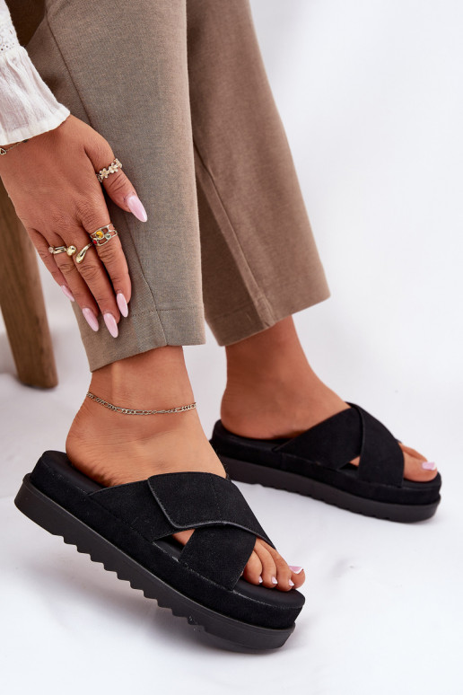   Z Przeplatającymi Się Paskami  Rinasara