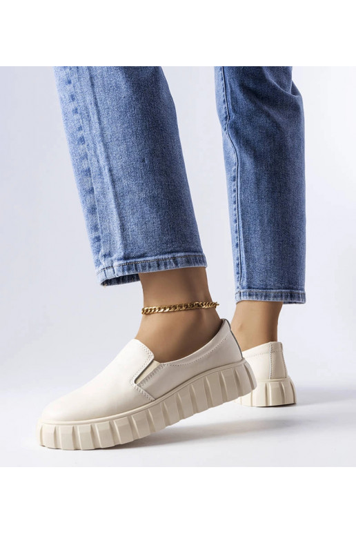 Beżowe wsuwane półbuty Igreja