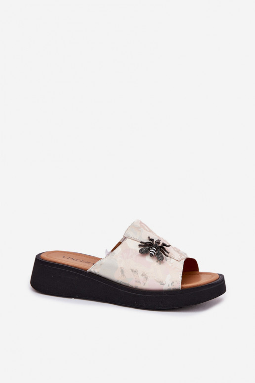   Z Broszką Vinceza 66752 