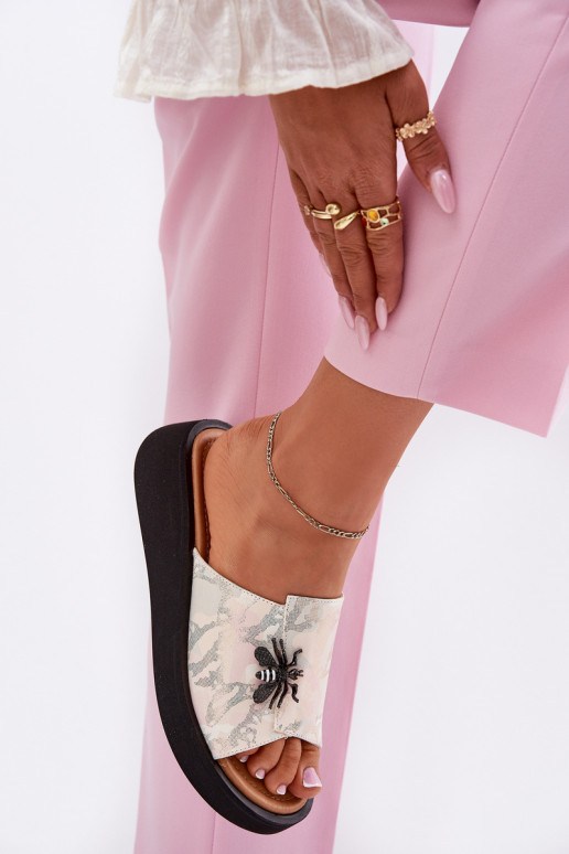 Ladies Leather Slippers With Brooch Vinceza 66752 Beige