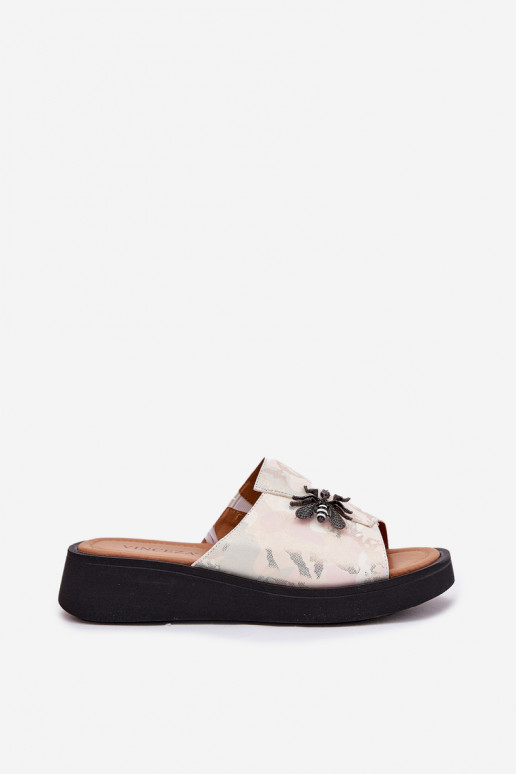 Ladies Leather Slippers With Brooch Vinceza 66752 Beige