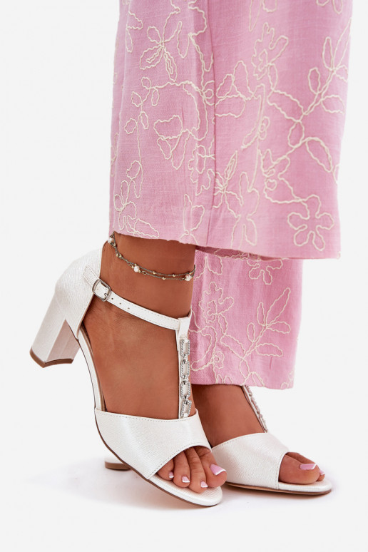 Sandały Damskie Na Słupku Z Ozdobnym Paskiem Eko Skóra Białe Triavera