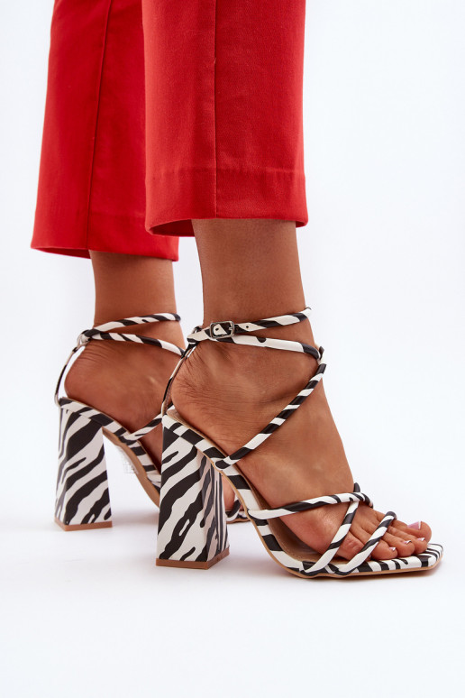 Trendy High-Heeled Sandals Black and White Josette
