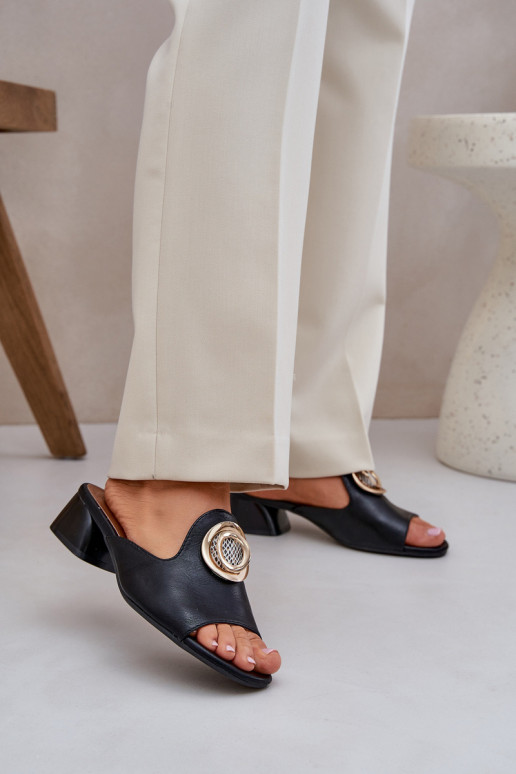 Elegant Women's Slippers On A Low... Elegant Women's Slippers On A Low...