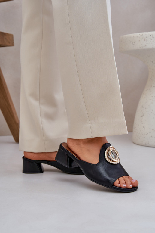 Elegant Women's Slippers On A Low... Elegant Women's Slippers On A Low...