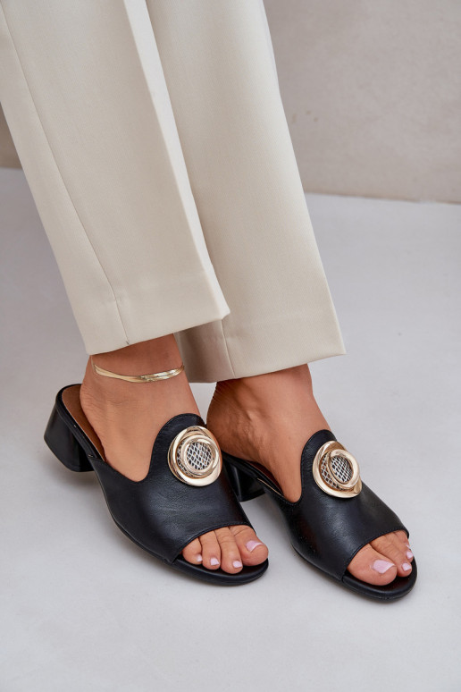 Elegant Women's Slippers On A Low... Elegant Women's Slippers On A Low...