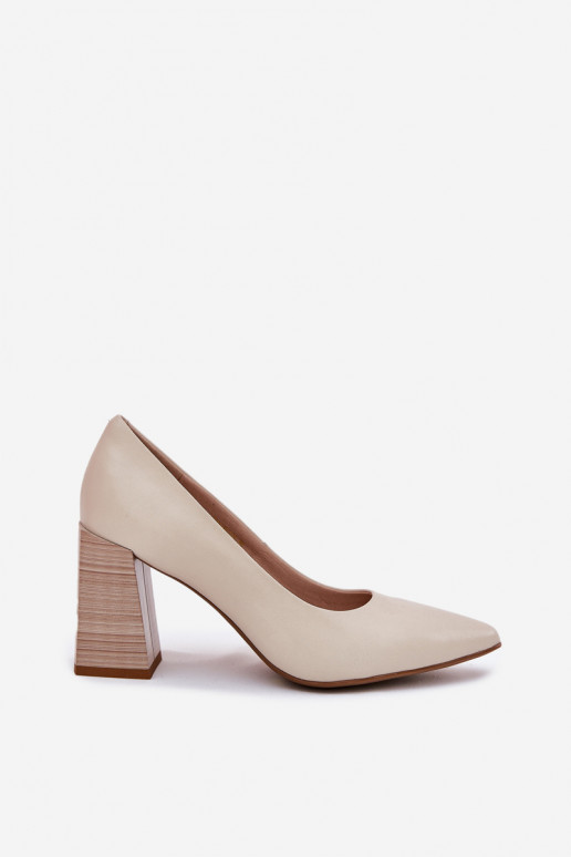 Leather pumps on a heel beige Gregosa