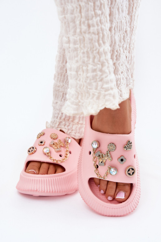 Piankowe Klapki Damskie Ze Złotymi Przypinkami Różowe Hortiana