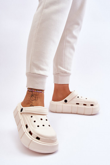 Women's Foam Platform Crocs Beige Beckett 2