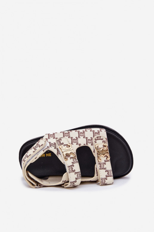   Ze mi Detalami  Cavina