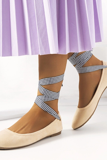 Beżowe balerinki z kokardką...