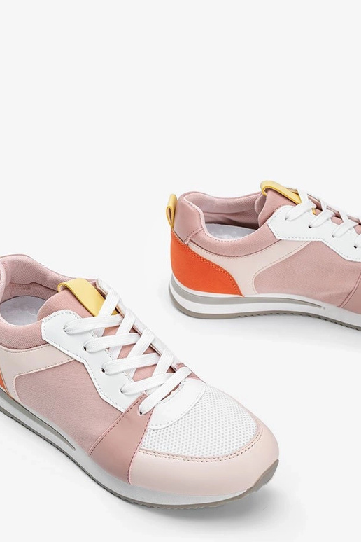 Różowe obuwie sportowe z eko-skóry...