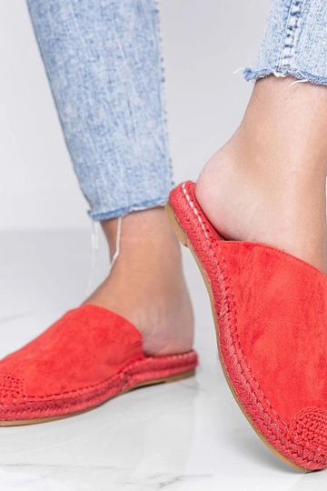 Czerwone klapki zabudowane... 2