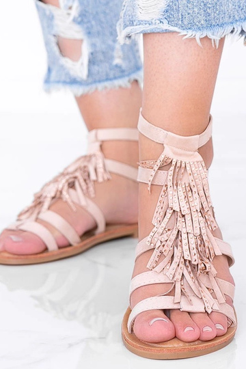 Beżowe sandały ozdobione... 2