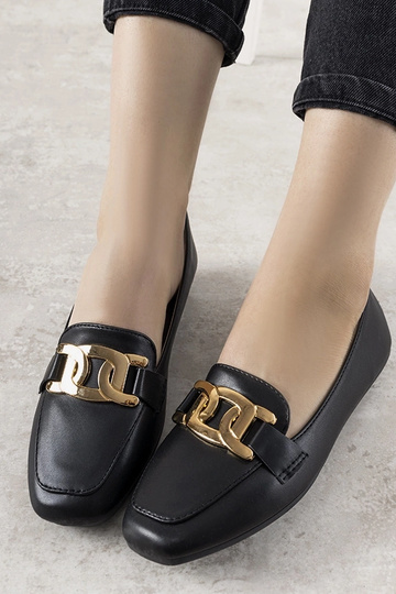 Czarne mokasyny z złotą...