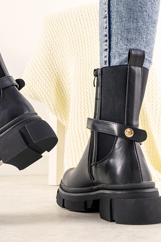 Black boots with chain Trinity Black boots with chain Trinity