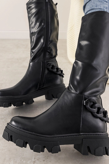 Black boots with chain Cognac