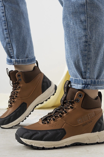 Brown trekking shoes Big...