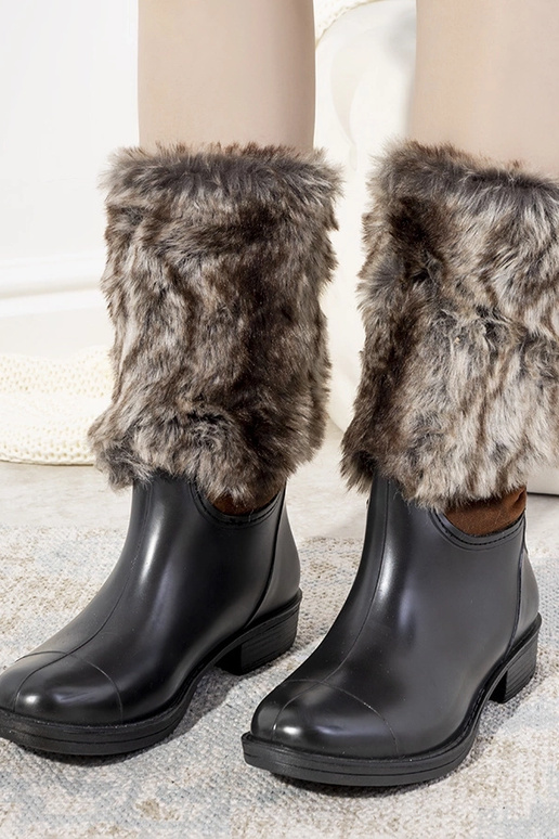 Black boots with fur Corrales Black boots with fur Corrales