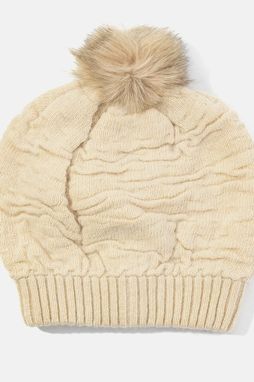 Beige women's beanie with pompom Isis Beige women's beanie with pompom Isis