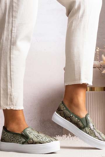 Zielone tenisówki Slip On...