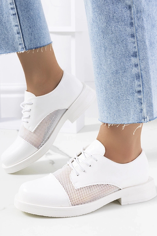 Białe półbuty damskie Huard