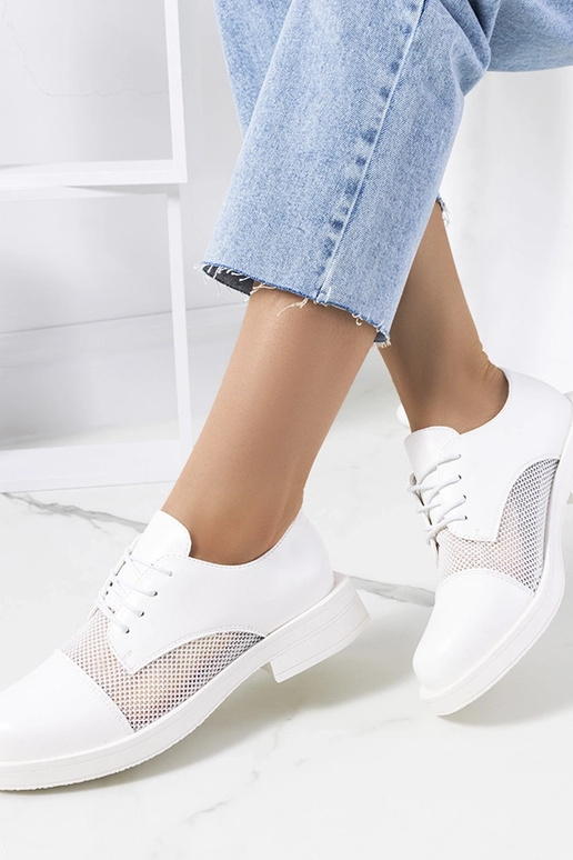 Białe półbuty damskie Huard