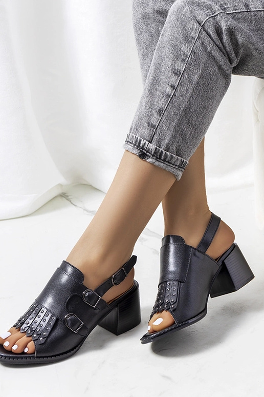 Czarne skórzane sandały z cholewką Zand