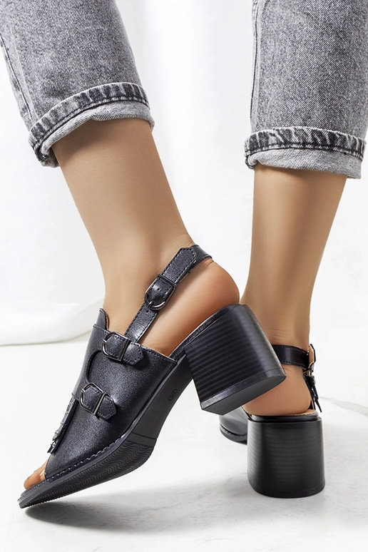 Czarne skórzane sandały z cholewką Zand