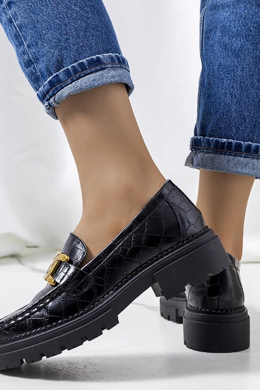 Czarne mokasyny na wysokiej podeszwie... Czarne mokasyny na wysokiej podeszwie...