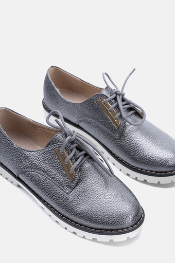 Szare błyszczące półbuty... 2