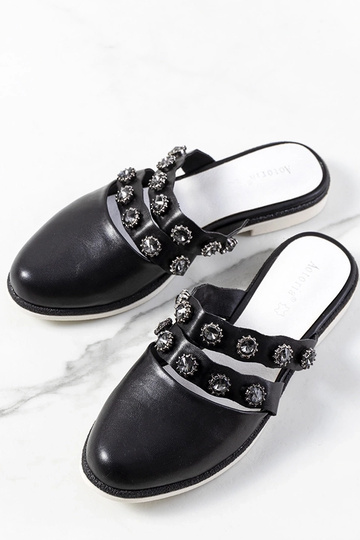 Beżowe klapki z łańcuchem Levy 2