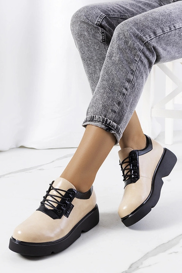 Beżowe półbuty Parram