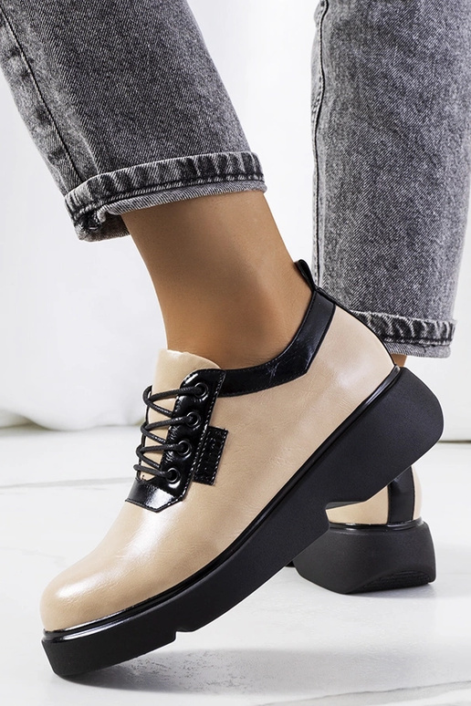 Beżowe półbuty Parram