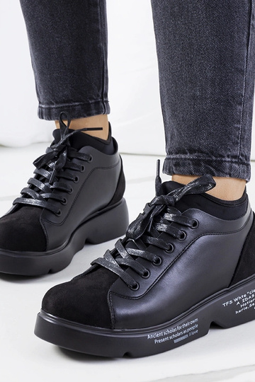 Czarne sneakersy na wysokiej podeszwie Ambly
