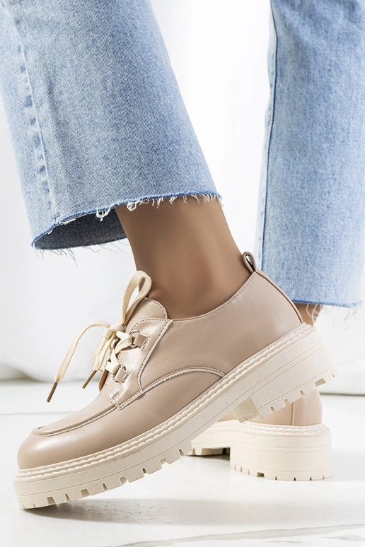 Beżowe półbuty damskie Labour