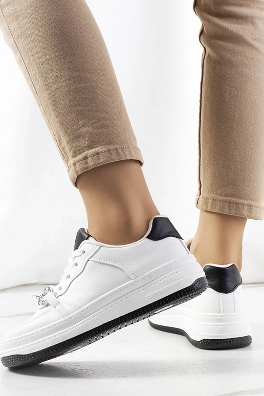 Białe sneakersy z łańcuszkiem Maring Białe sneakersy z łańcuszkiem Maring