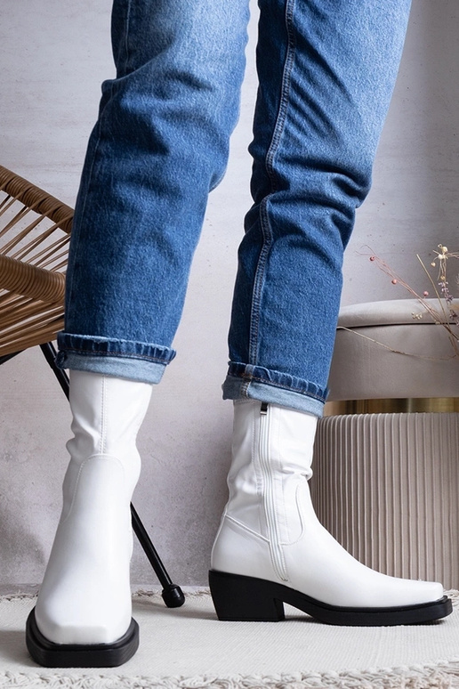 Białe botki na obcasie Marisa