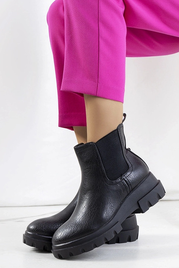 Black patent leather insulated boots Campi 2