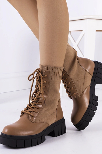 Brązowe botki z elastyczną...