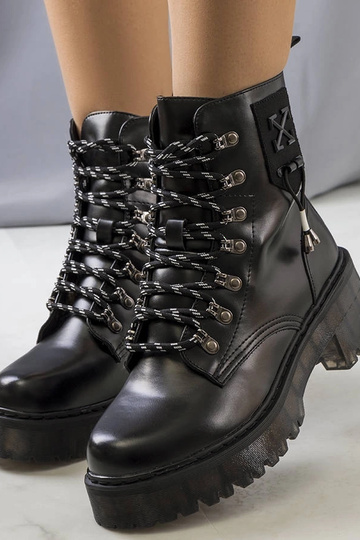 Black patent leather insulated boots Campi